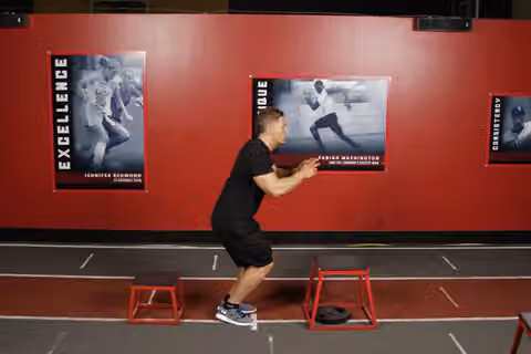 Demonstrasi gerakan Depth Jump Leap.