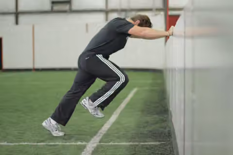 Demonstrasi gerakan Linear Acceleration Wall Drill.